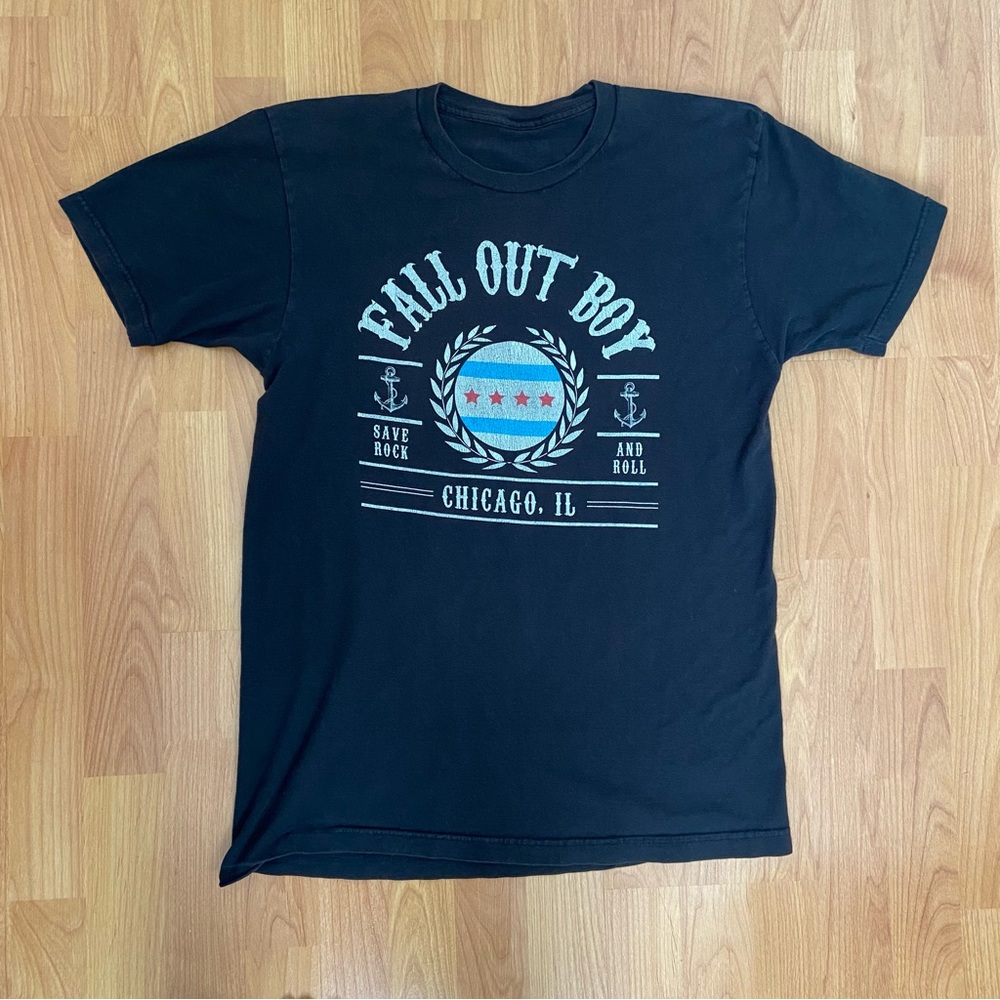 Vintage Fall Out Boy Men’s Save Rock N Roll Chicago Flag Logo T-Shirt Medium